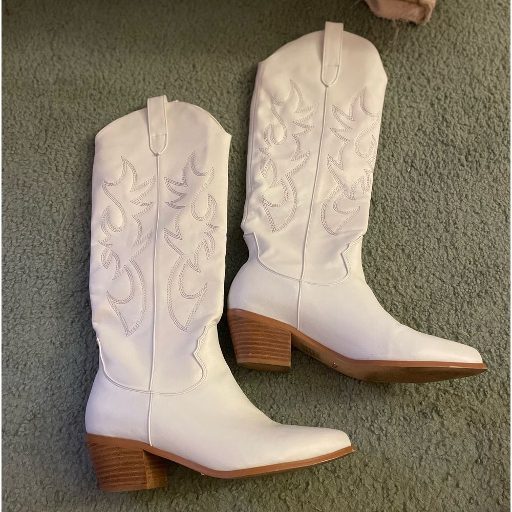 White cowgirl boots